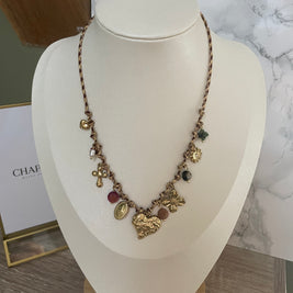 Collier DOUGLAS
